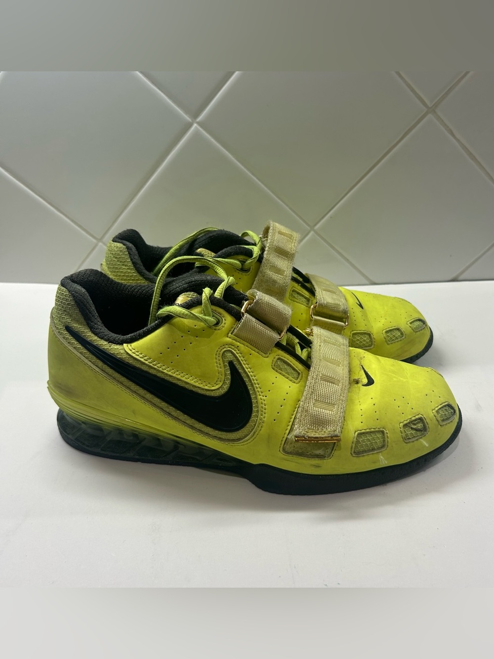 Nike Romaleos 2 Men's Weightlifting Shoes, Size 7.5 Volt/Neon Yellow